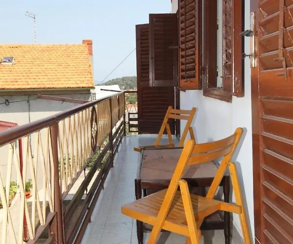 Apartments By The Sea Kali, Ugljan - 8319 *